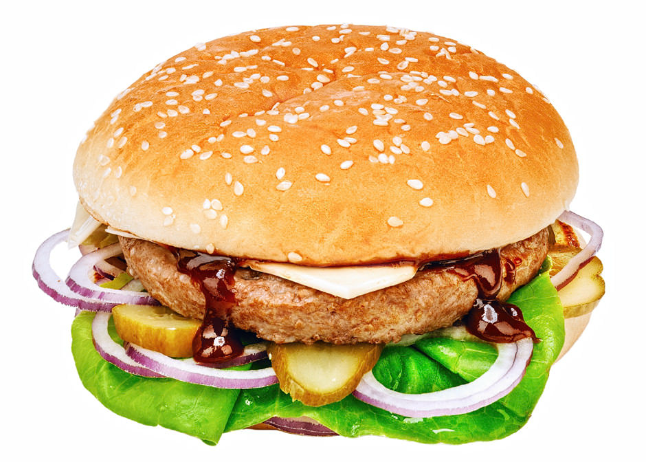 Качественная фуд съемка меню для точек общепита в Минске - гамбургер с говядиной, солёным огурчиком, сладким луком и хрустящим салатом