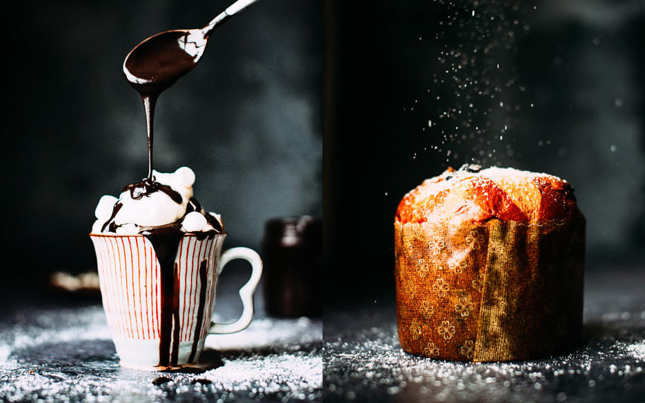 Фотография десерта - кекс с сахарной пудрой и мороженое с тающим шоколадом в кружке на темноф фоне