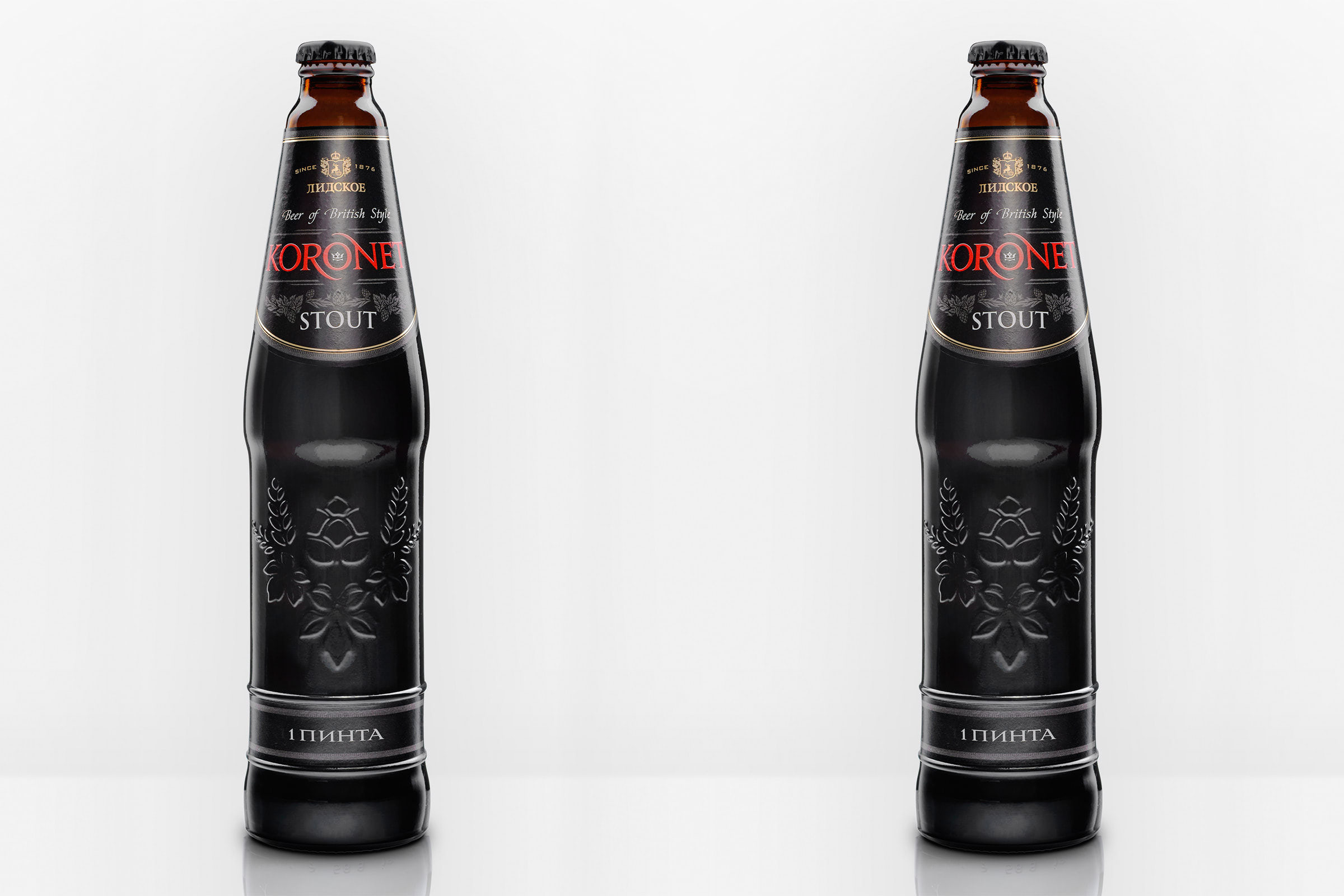 Студийная фотосъемка пива и алкогольных напитков, ретушь фото, бутылка холодного пива Лидское тёмное Stout на белом фоне